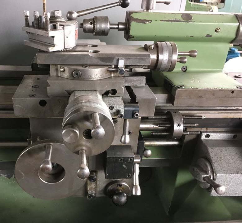 Фото токарно-гвинторізного верстата Schaublin 125